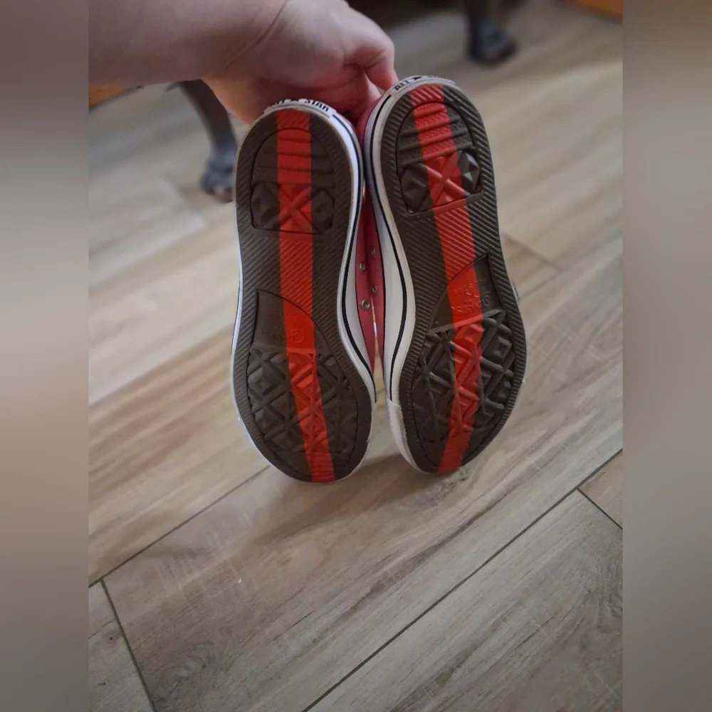 Converse - Picture 4 of 4